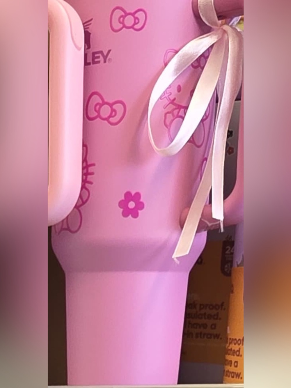 Stanley x Hello Kitty pink fuschia cold cup 40oz straw cap bottle flowstate - Picture 2 of 2